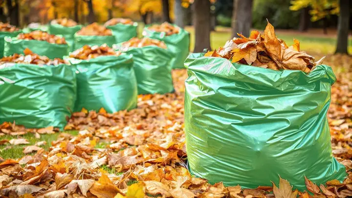 Atık torbaları 60 L, bantlı yeşil, 35 mikron, 10 adet