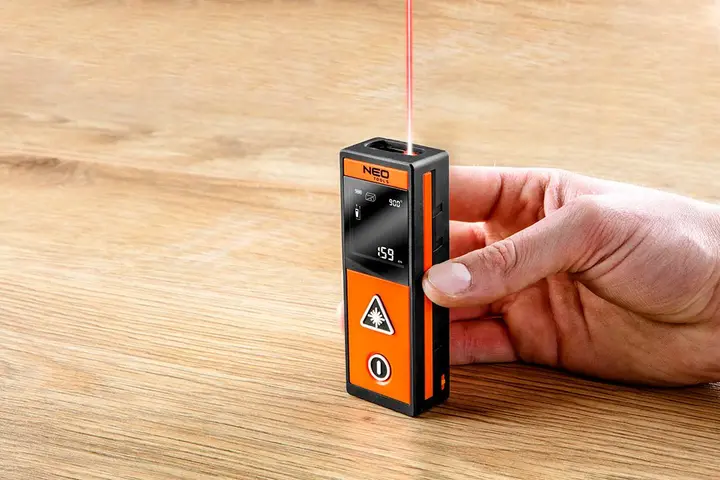 Lazer mesafe ölçer, 40 m menzil, dokunmatik ekran